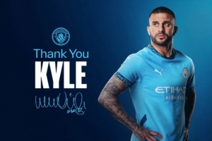 曼城官网发文告别沃克：8年蓝月生涯结束，祝未来一切顺利！