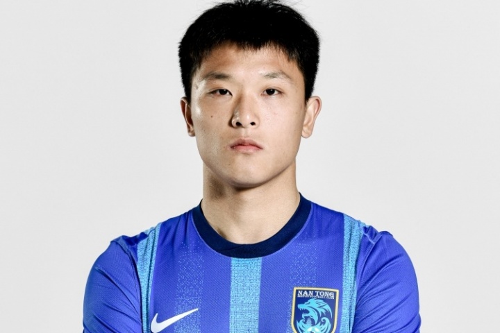 南通支云后卫宋浩宇转会青岛西海岸 南京城市韩昆达转会佛山南狮