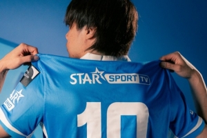 官方：32岁日本国脚伊东纯也重返亨克效力，身披10号球衣