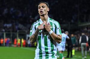 天空：曼联明确表示不想再次外租安东尼，贝蒂斯正就转会进行谈判