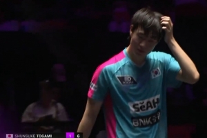 吴晙诚3-2险胜户上隼辅，晋级中国澳门冠军赛16强将战林诗栋