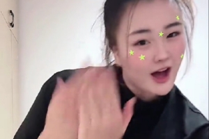 有趣的灵魂！刘禹彤晒搞怪视频 此前报道加盟上海女篮