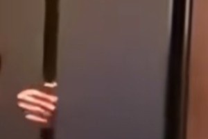 今日趣图：90分钟热身完毕，刚哥做好了酒店以一敌多的准备