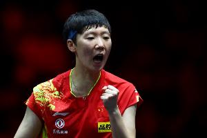WTT中国澳门冠军赛：王曼昱4-0朱雨玲晋级四强，半决赛将战陈幸同