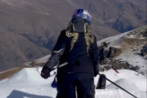 太帅了！谷爱凌社媒晒训练视频片段