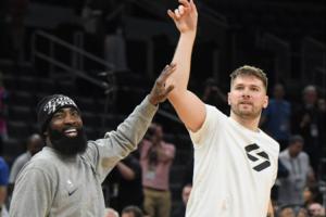 山姆高德：东契奇交易后独行侠内部变得很诡异 我最终也因此离开