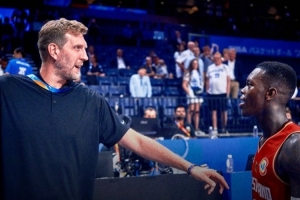 施罗德：是诺维茨基让所有球员都愿意为国家队而战！