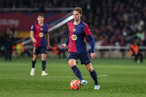 德容+佩德里上半场完成84次传球，仅比纽卡全队传球次数少一次