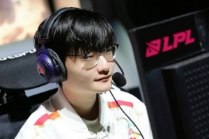 WBG晒S15资格赛调试返图：昨晚抵达深圳，今日完成赛前调试