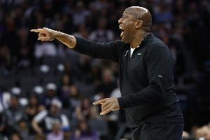 面包：这场总体而言打得很糟糕 甚至训练时都比今天的表现要好