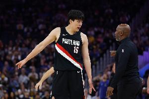 媒体人：比卢普斯的教练生涯应该是停在了杨瀚森的首秀