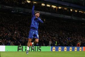 吉乌是第四位在欧冠为两支球队破门的U19球员，此前曾为巴萨进球