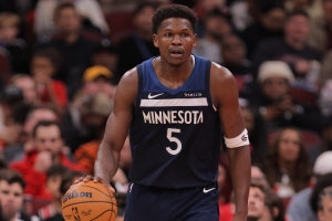 爱德华兹谈冷血中投：我通常会练中距离到脚软 这记出手非常舒服