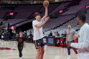 开拓者前线记者小傅：这是一个不错的赛季开局 吃一堑长一智