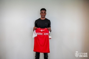 队报：摩纳哥有意兰斯后卫科内，两队已经进行谈判