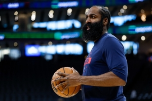 维拉纽瓦：哈登和皮尔斯谁是更好的纯得分手 这问题很难回答