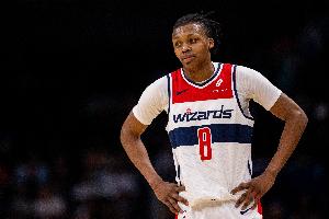 打得一般！卡林顿7投1中&罚球6中4 得到7分3板3助2断