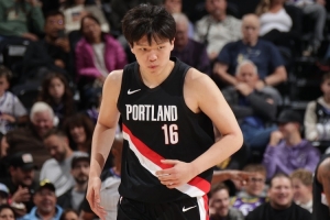 末节还有机会嘛？杨瀚森首节出战3分31秒 第二、三节未出场