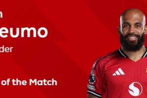 双响建功！姆伯莫当选曼联4-2布莱顿全场最佳球员