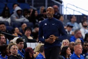 三分24中3！莫斯利：我们得到了不少绝佳机会 需要果断将球投进