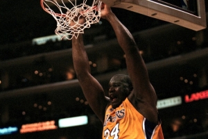 艾弗森：奥尼尔是我的历史前5&最爱的中锋 他无法被复制