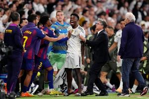 记者：维尼修斯因态度问题遭批评，姆巴佩成皇马新宠