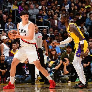 媒体人：杨瀚森在防守端没能跟上艾顿的中投 低位强打也放不进去