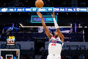 无语至极！米德尔顿末节5中1&加时2失误 CJ末节+加时合计7中1