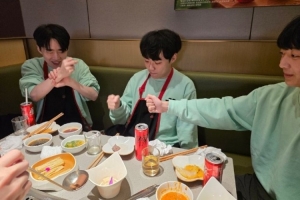 DK三人组聚餐：由衷感谢安排周全的Riot/LCK/LPL以及中国安保人员