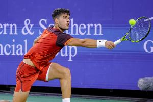 阿尔卡拉斯2025年大师赛成绩：收获三站冠军，两站比赛第2轮出局