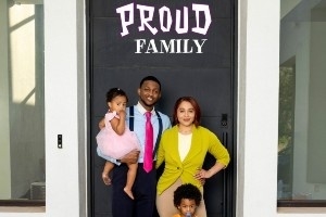 什么时候复出啊？福克斯一家四口万圣节装扮模仿《骄傲一家亲》