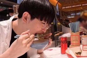 真不是烂梗玄学？！辅助Duro世界赛期间探店小杨生煎