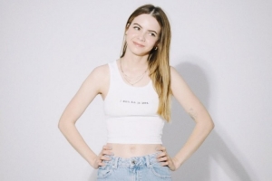 女主持：有人生一堆女儿也没个儿子因为男人精子不行 KD：哦是吗?