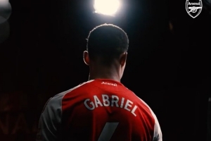 1球2助+6场零封，官方：加布里埃尔当选阿森纳10月队内最佳球员