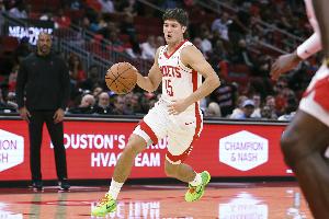 拓记：每次进攻对位谢泼德的开拓者球员 都无视他在其头顶投篮