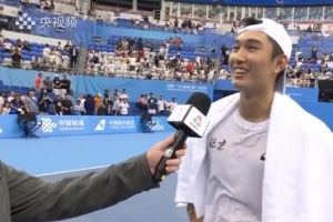 仅丢一局！商竣程直落两盘击败杜佑，晋级全运会网球男单第三轮