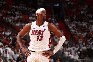 哈克斯：阿德巴约总能让我们稳住阵脚 很开心他能复出