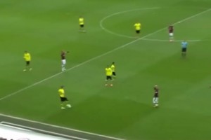 首次亮相！德甲经典时刻：替补的约伊奇在上场17秒后完成破门！