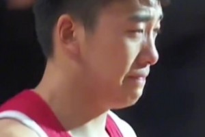 十年前这支男篮夺亚洲杯冠军，场上的拼劲十足！