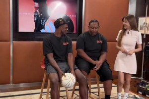 好友酷似“杰伦威”！华子中国行录制节目与好友玩起了freestyle