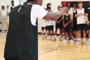 祝好！杨毅此前：黄种人外线球员，林书豪已经是极限！