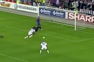 无数次让解说癫狂！来看二十年前的阿德里亚诺有多强？