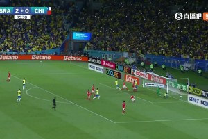 巴西再入一球！帕奎塔门前抢点头球破门