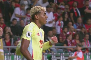 亚马尔禁区内妙传送助攻！费兰跟进抽射破门！西班牙4-0土耳其！