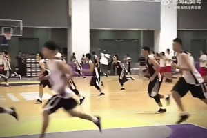 科比训练营中一名学员坚持不下去了，老科让其单独留下，做三次自杀式折返跑