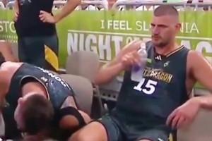 打情骂俏的！有生之年能否看到他们俩合体呢？