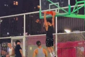 神算！陕西联合临时决定发完角球后再换糜昊伦，后者随后圆月弯刀