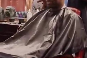 勒布朗和乔丹谁是GOAT？这个理发店视频真是看一次笑一次