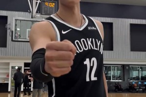 希望能留下来！曾凡博现身篮网媒体日，身披12号战袍！