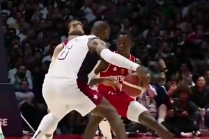 慢镜回看！詹姆斯此前最后时刻单挑施罗德这球，满满都是细节啊！